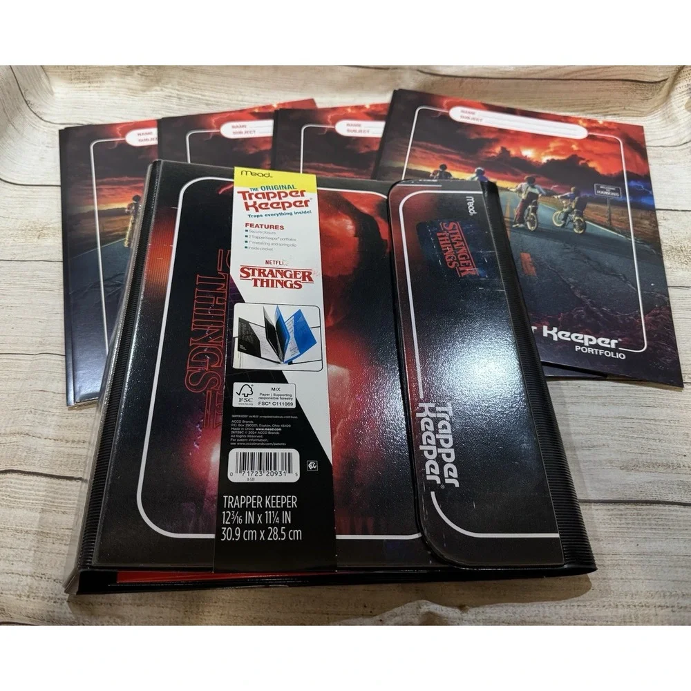 NEW Stranger Things Trapper Keeper Binder Book & 4 Extra Folders 6 Total Tub14